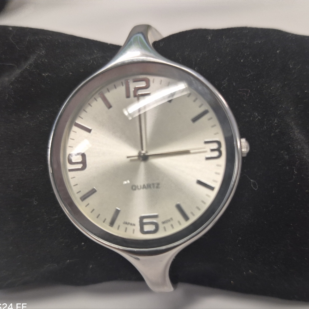 Silver Women's Quartz Watch